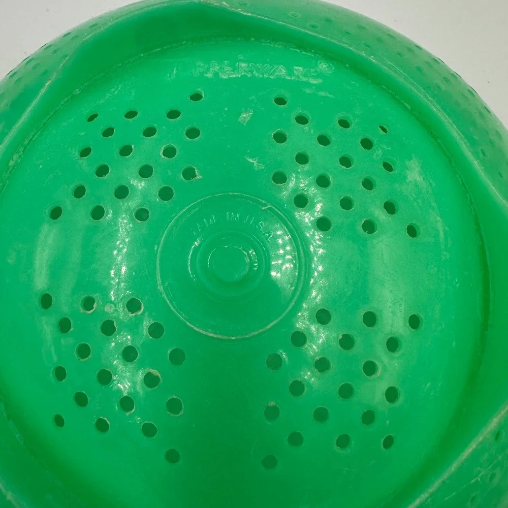 Tupperware vintage microwave